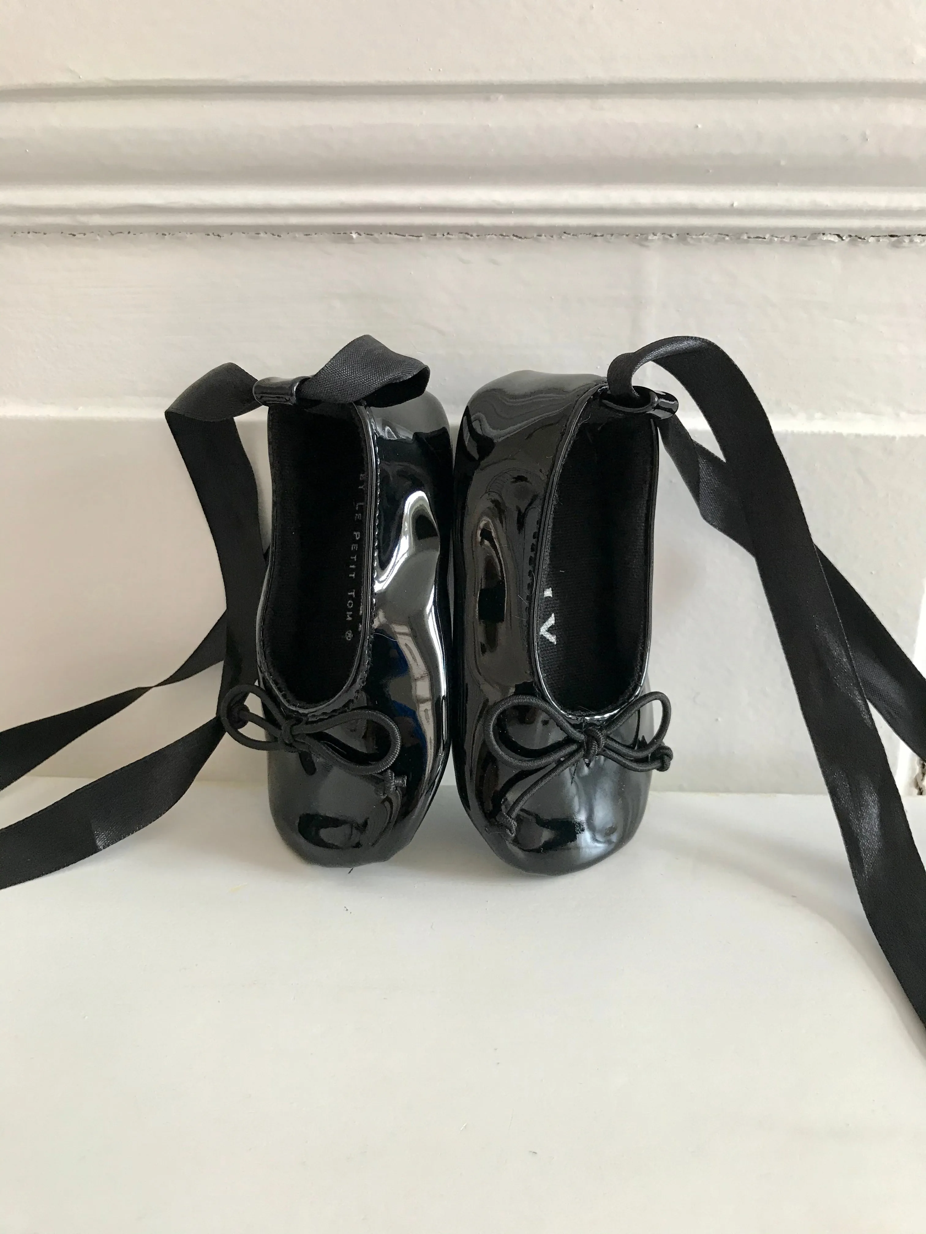 DOLLY by Le Petit Tom  BABY BALLERINAS WITH RIBBONS black