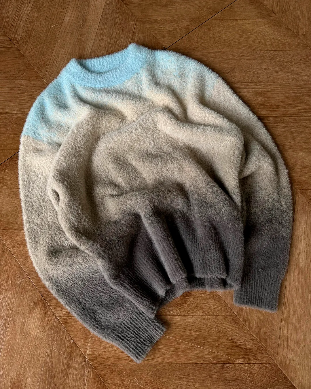 GRADIENT COZY SWEATER BABY BLUE