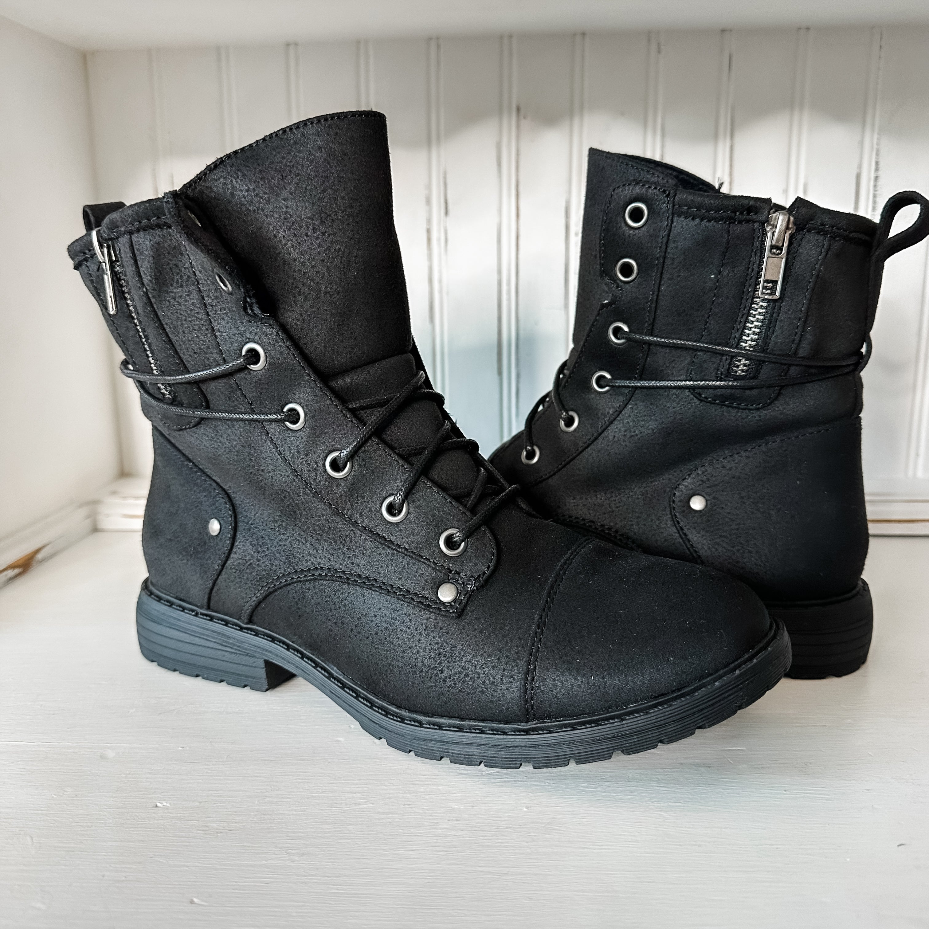 Kenia Boots - Black