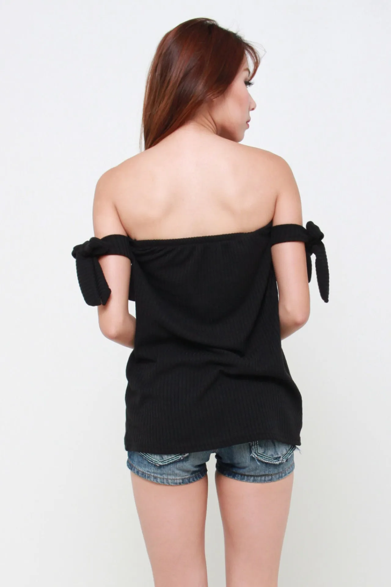 Knit Straight Cross Tie Sleeve Top In Black