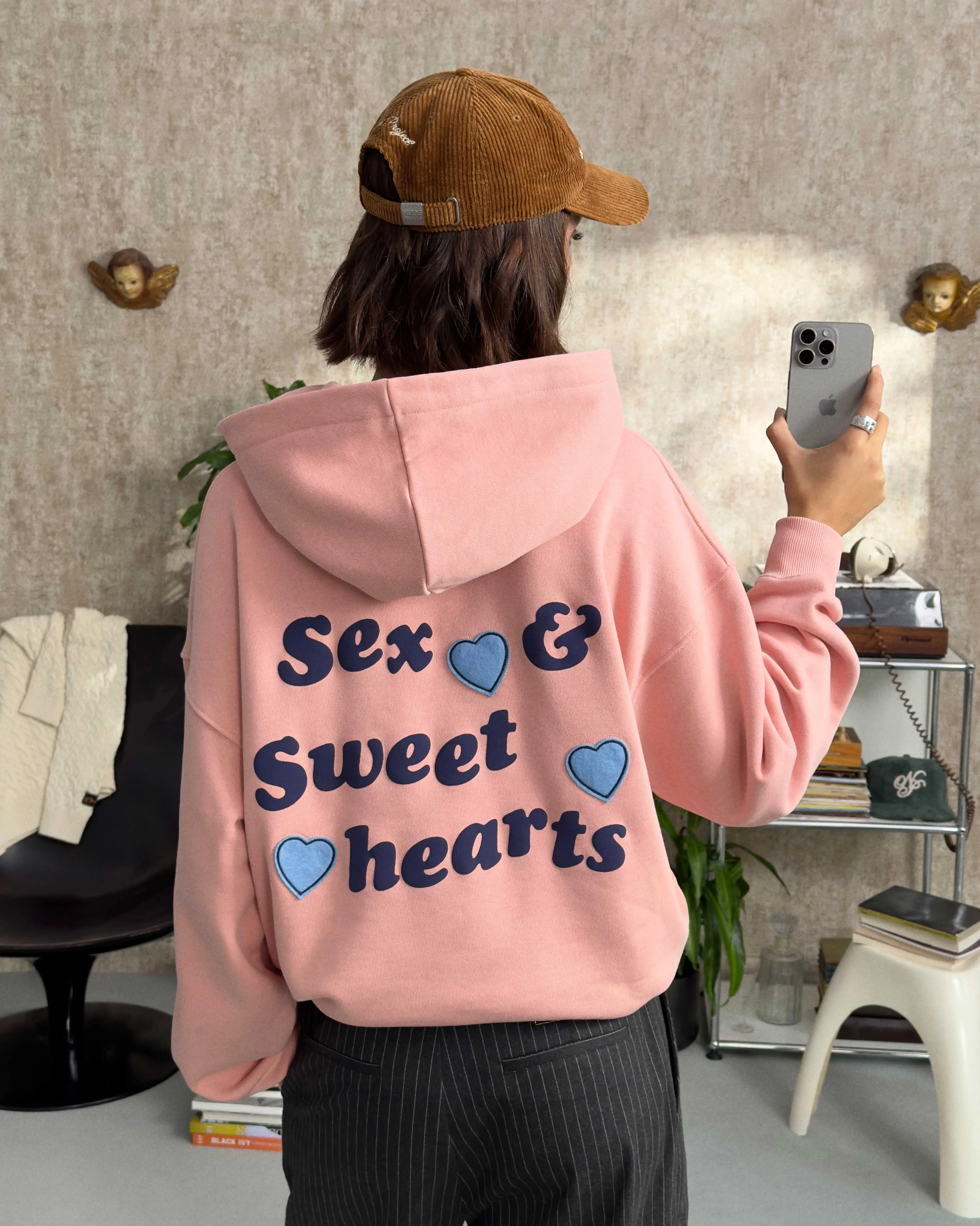 PLEASURES HOODIE PINK