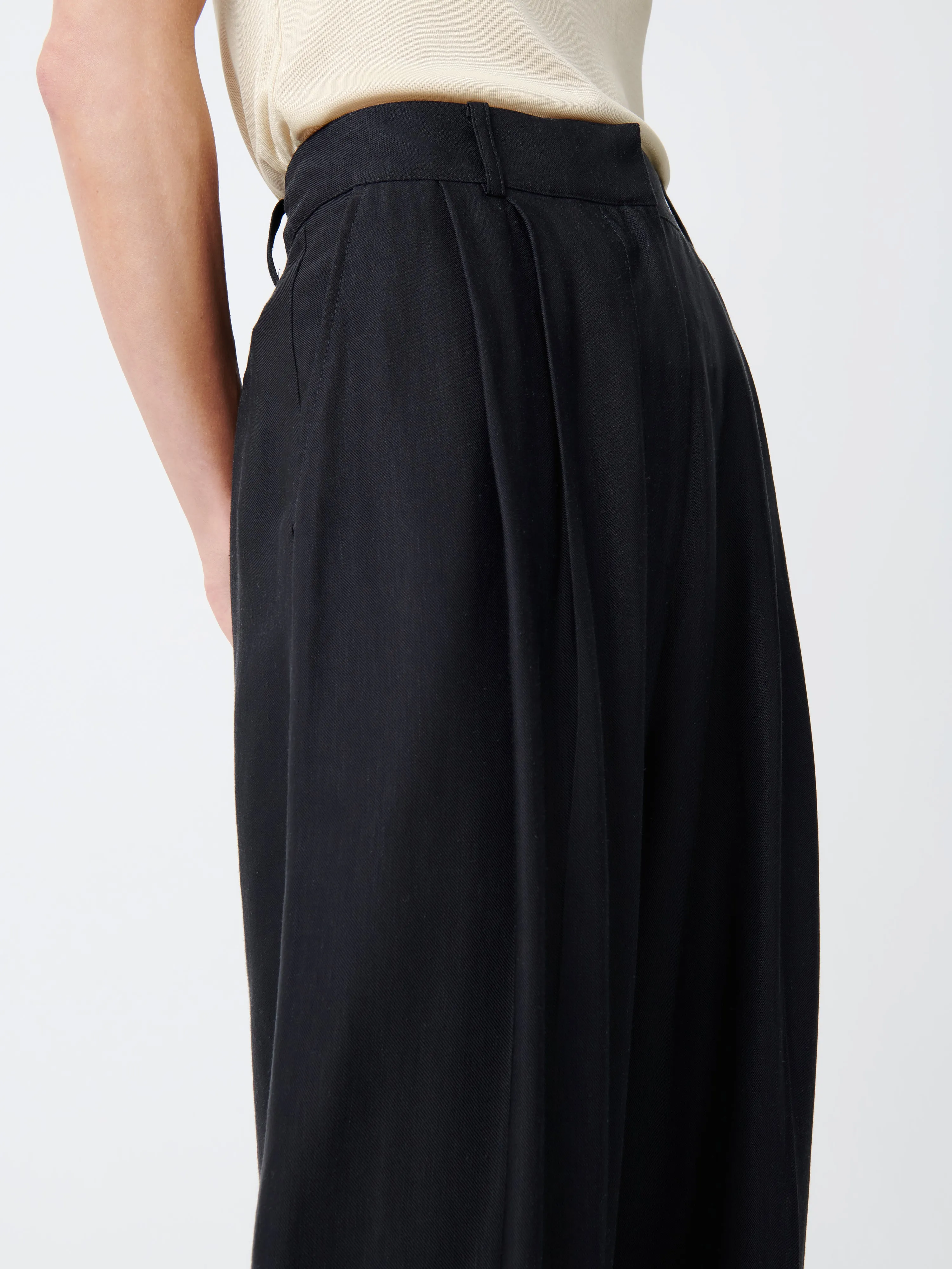 Sperro Pant in Darkest Navy